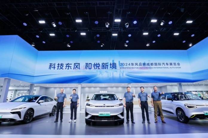 東風汽車閃耀成都車展 多款明星車型齊亮相