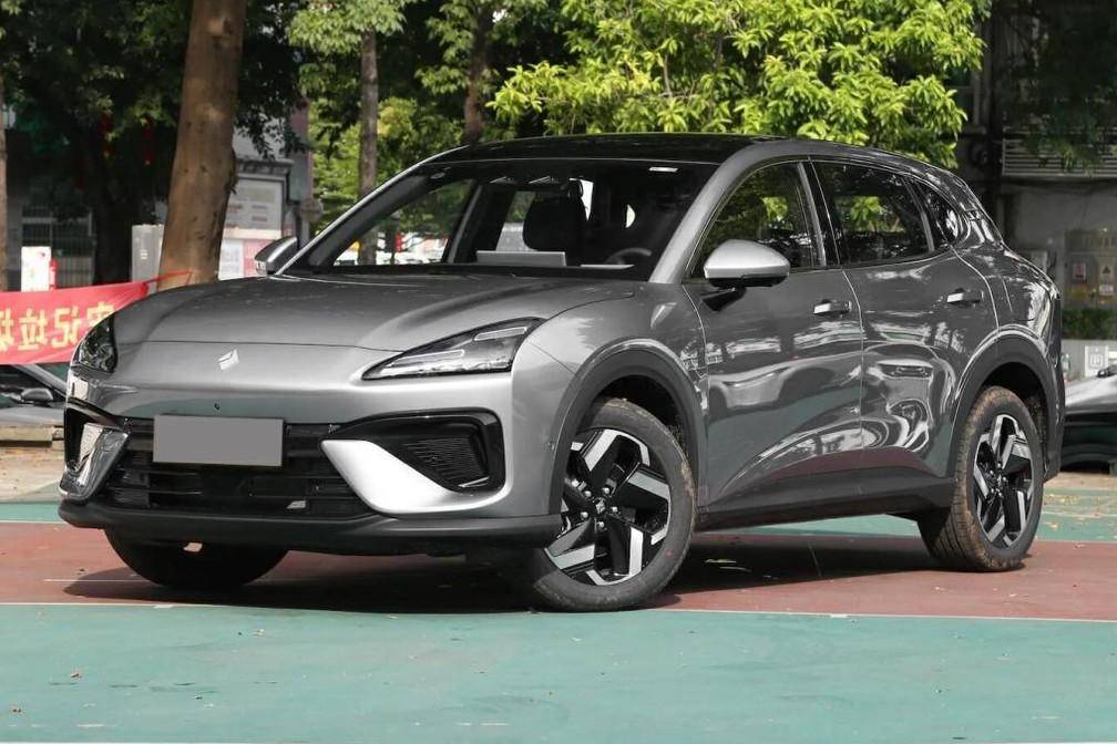 肖央推薦的好車，10.98萬(wàn)起配高階智駕，油耗3.8L