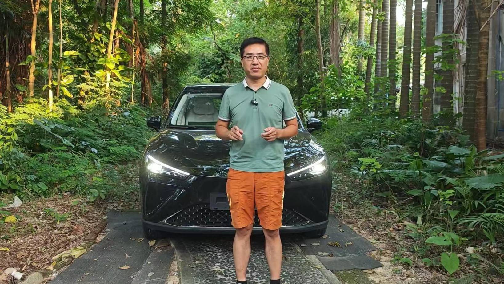 哪吒L：一款12万级的增程SUV，能装下家庭的所有？