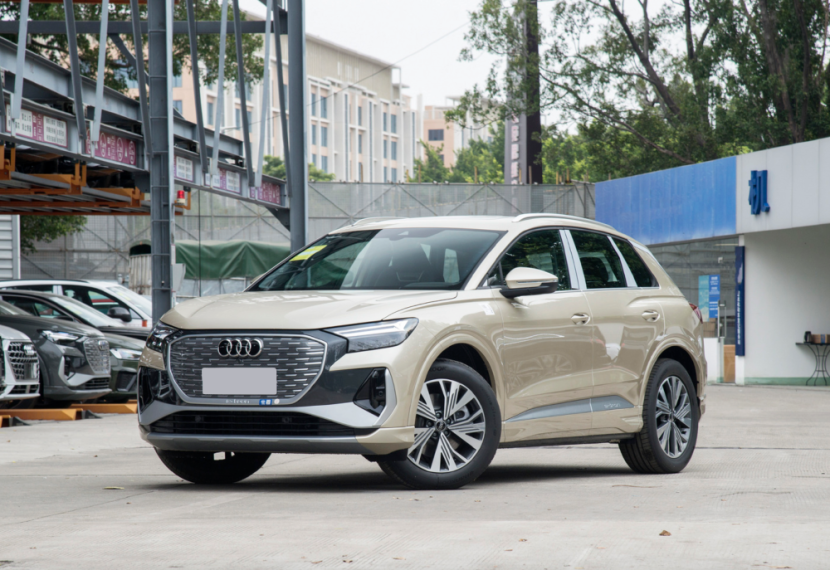 未来出行的智慧之选奥迪Q4 e-tron豪华电动SUV