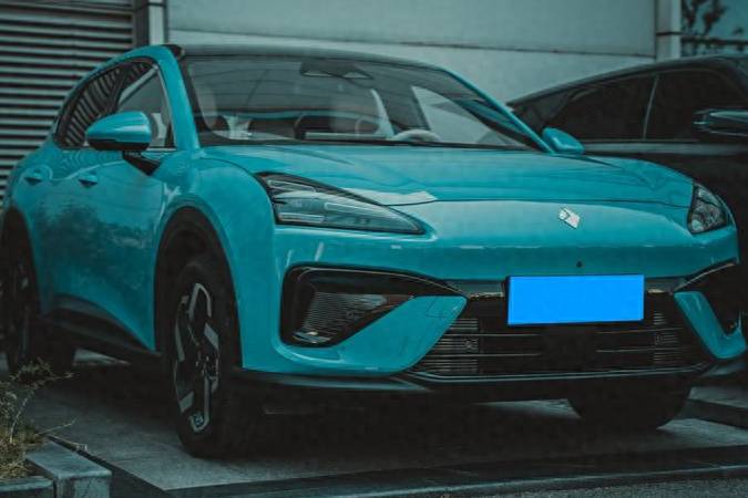 10萬多買了臺寶駿云海，用車一個月，車主：媳婦的省事利器