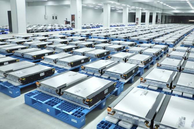  46系大圓柱電池遇阻，蜂巢能源短刀電池成市場新寵