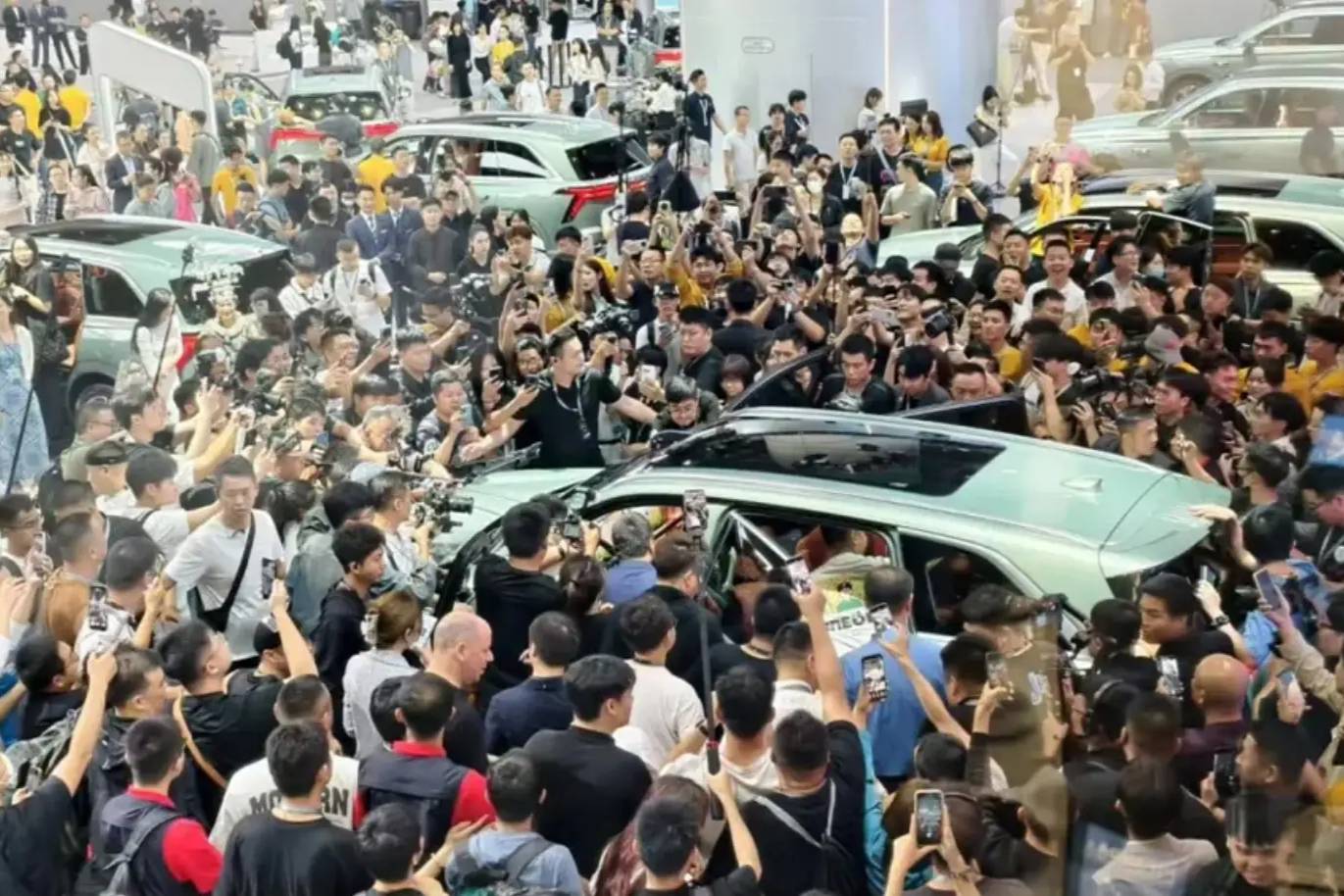 廣州車展熱鬧之下的中國車市