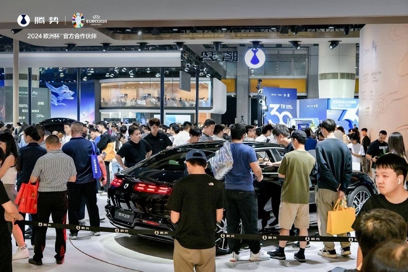 騰勢Z9廣州車展正式上市，33.48萬起將科技和豪華感拉滿