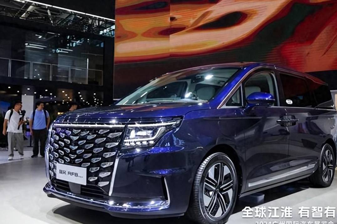 廣州車展余承東和江淮董事長項興初握手會面！為“尊界”預(yù)熱？