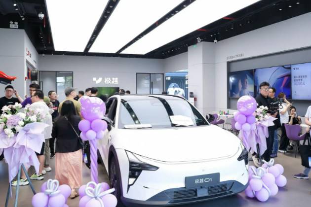 極越的倒塌，給車企敲響了警鐘？
