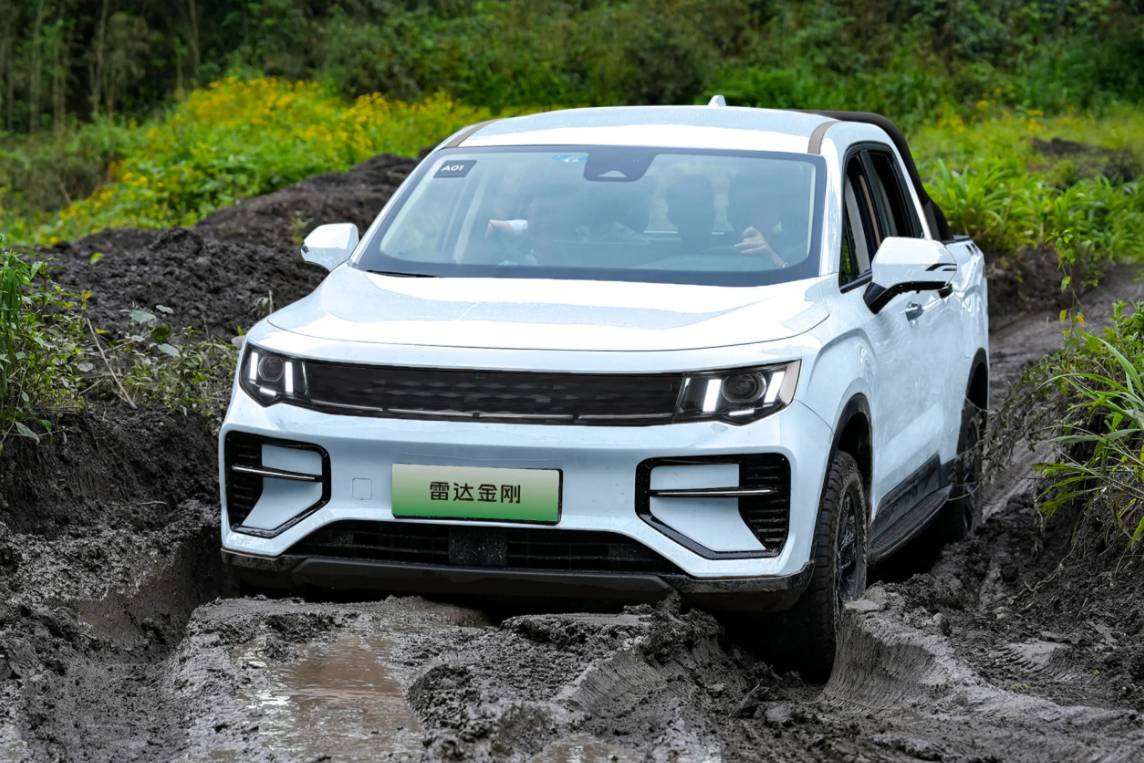 又一款9.98萬起售的新車！雷達(dá)金剛上市，哪款更適合家用？