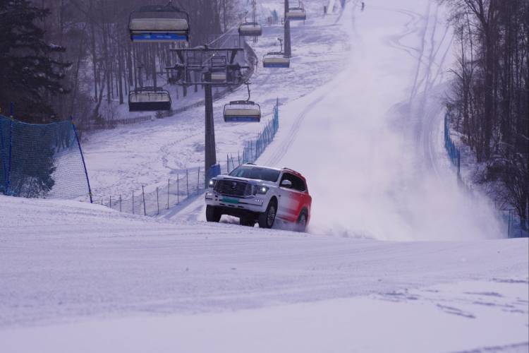 長城汽車縱情冰雪展現巔峰實力