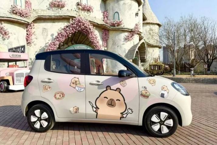 五菱宏光MINIEV四門版：治愈感拉滿的電動(dòng)車