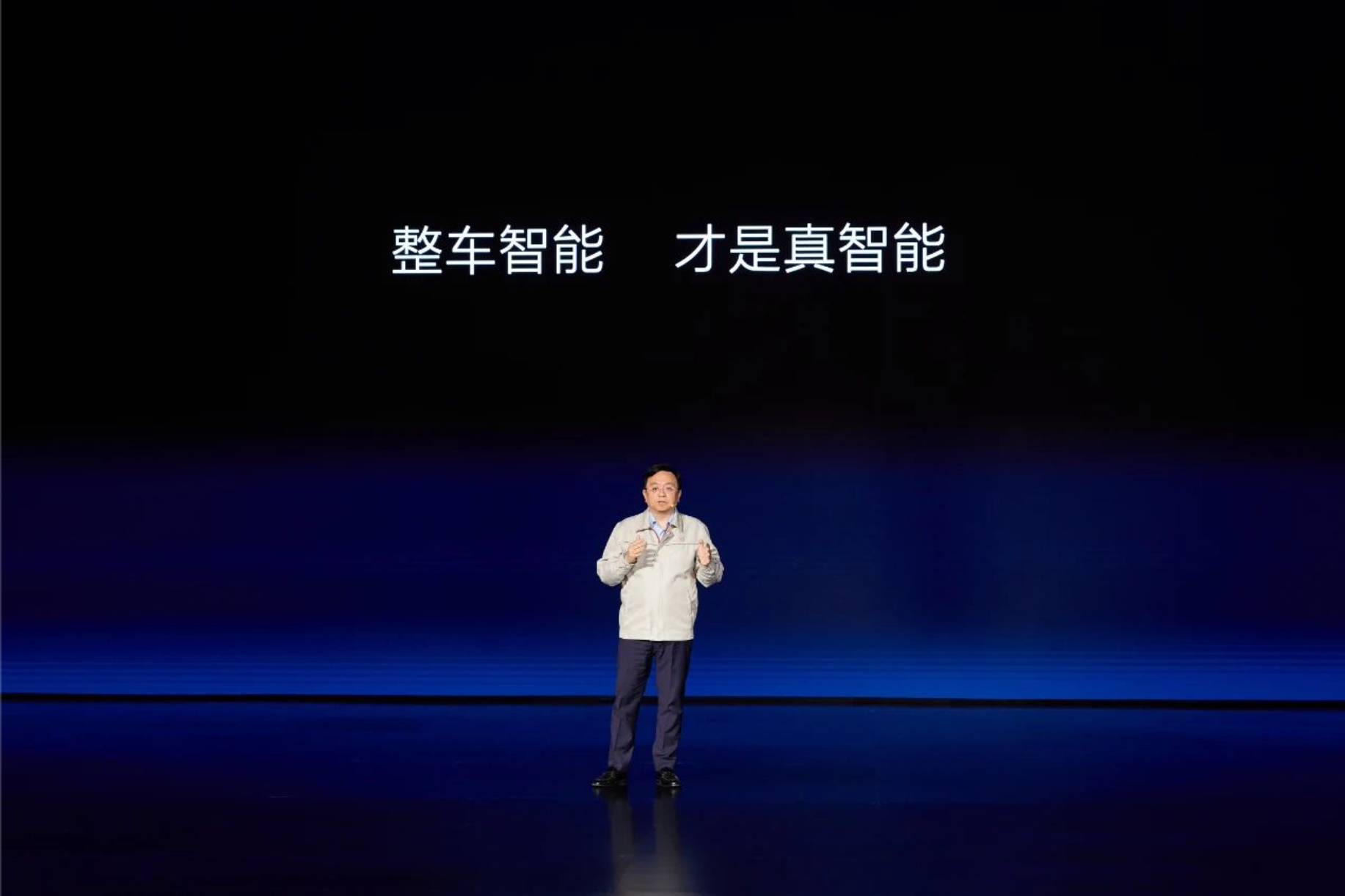 獨(dú)家丨比亞迪預(yù)研世界模型，為了自研智駕追趕華為、小鵬
