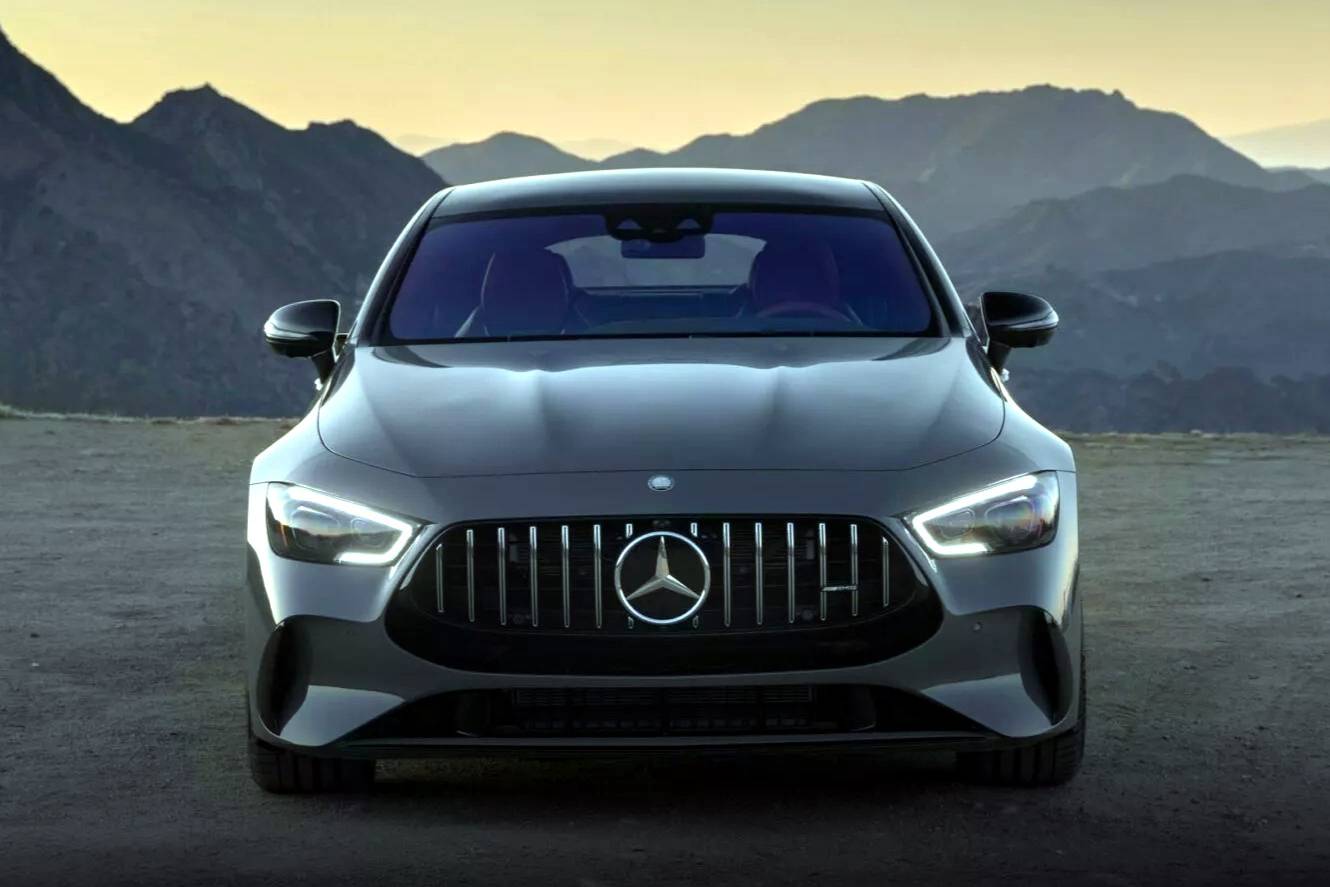 从各个角度欣赏2025款奔驰AMG GT63S E高性能轿车