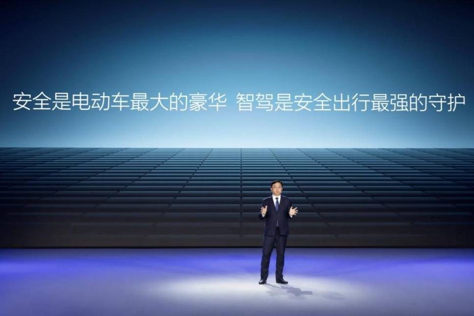 引領新能源汽車智能化變革的浪潮，比亞迪：智駕就得人人可享！