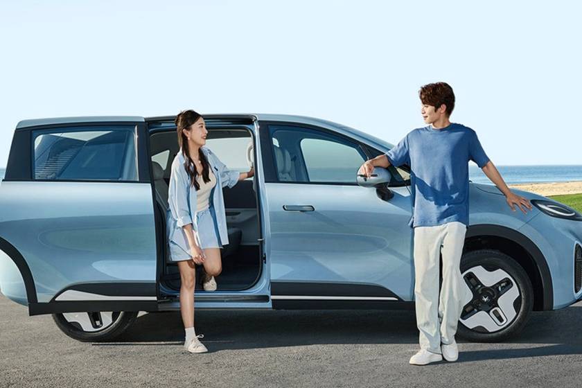 極狐汽車顛覆傳統設計，極狐汽車考拉S開啟MPV新紀元