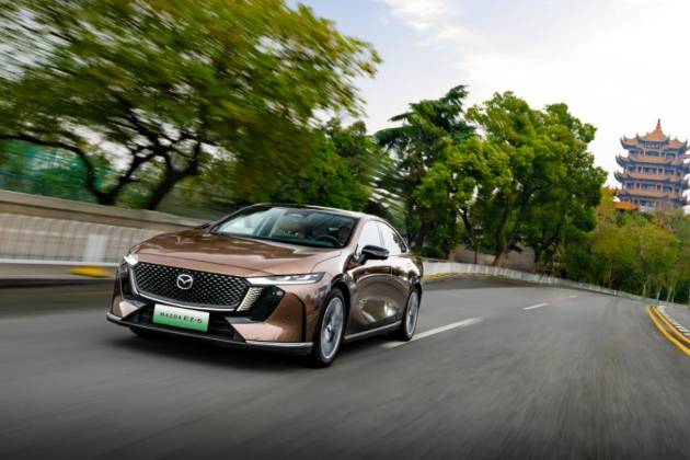 马自达率先掀桌子，MAZDA EZ-6一口价干到9.98万