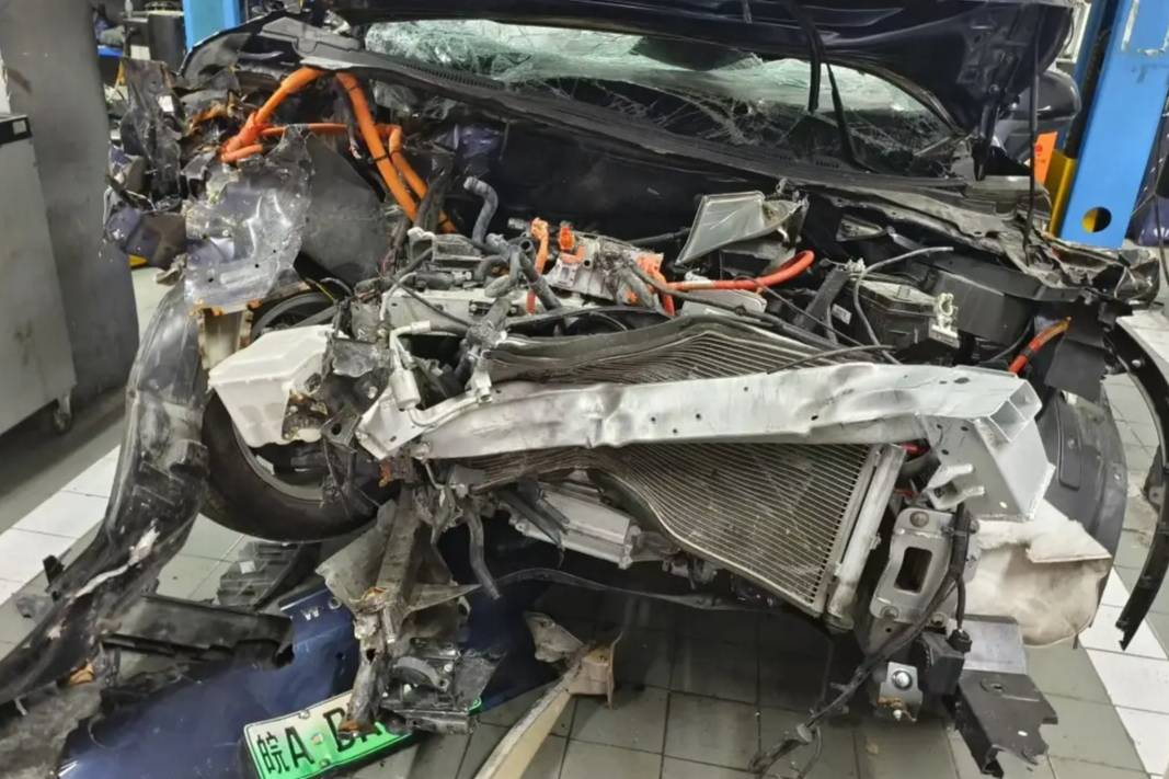 將安全貫穿始終,創維汽車守護出行的方方面面