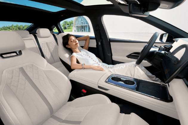 鷺羽白內(nèi)飾：MAZDA EZ-6締造豪華與環(huán)保新標桿