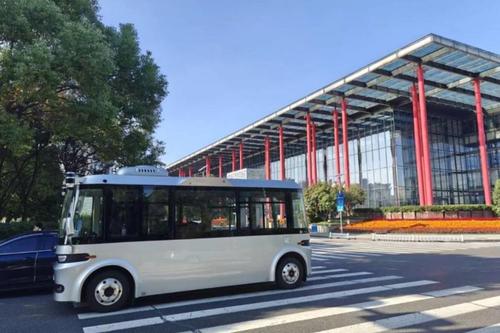 四條無人駕駛小巴線路開通 東風汽車智能駕駛應用場景再拓展