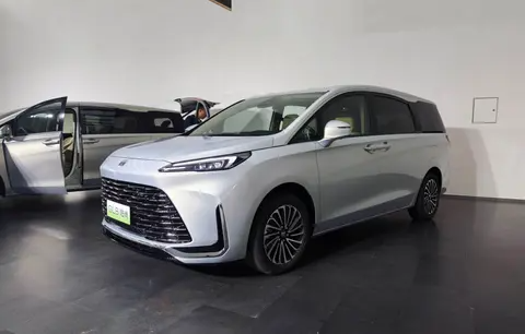 【E汽车】别克GL8陆尚PHEV实车亮相
