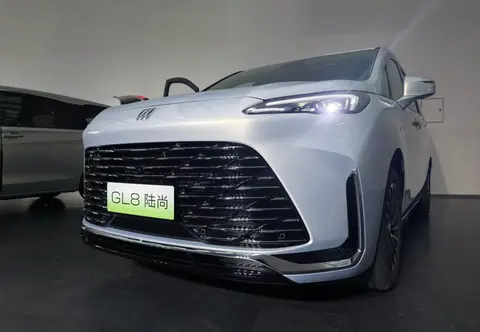【E汽车】别克GL8陆尚PHEV实车亮相