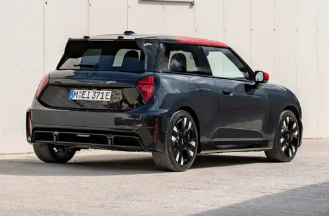 【E汽车】全新电动MINI JCW家族国内首发并上市