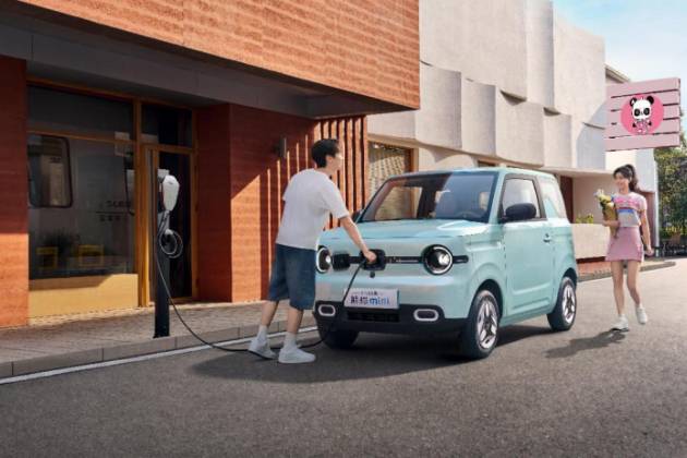 4.49萬(wàn)配雙氣囊！25款熊貓mini殺入微型車安全賽道
