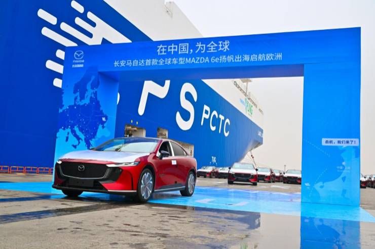長安馬自達全球車型MAZDA 6e啟航歐洲