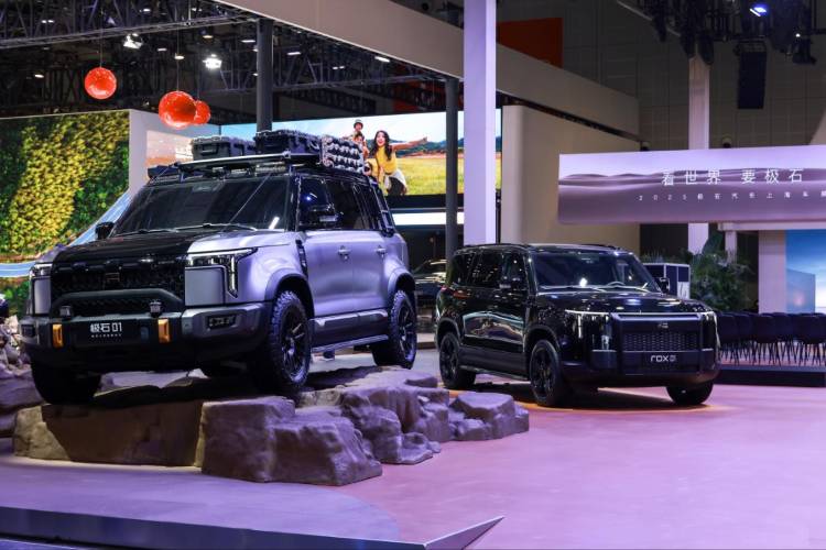 極石汽車亮相上海車展 聯(lián)合 “世界鋁王”助力 SUV 輕量化