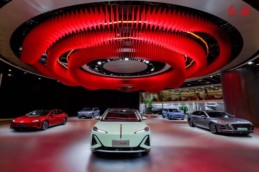 紅旗品牌攜全新產品陣容亮相上海車展