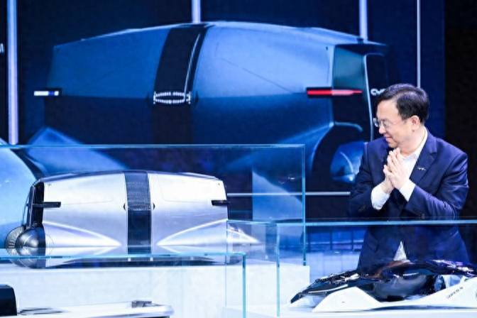  王傳福親臨頒獎！比亞迪全球汽車設計大賽閃耀上海車展