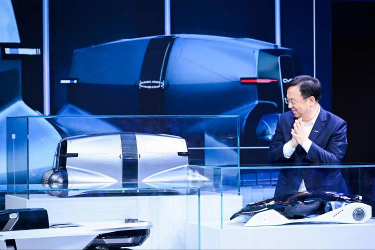 王傳福親臨頒獎!比亞迪全球汽車設(shè)計(jì)大賽閃耀上海車展