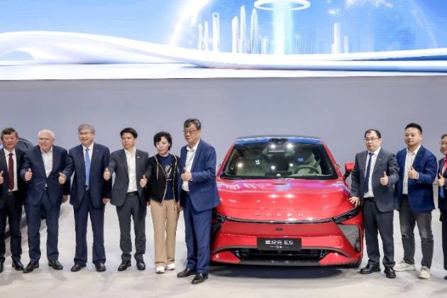 國際范十足！奇瑞53款重磅車登上海車展，5000外賓齊聚展臺