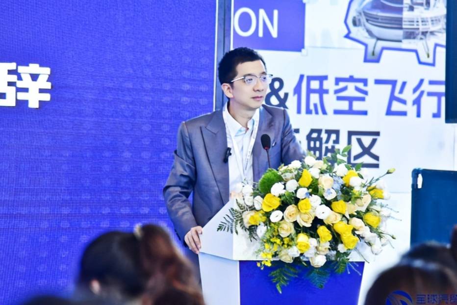 極氪科技集團副總裁朱凌博士:智慧燈幕如何賦能人車交互生態