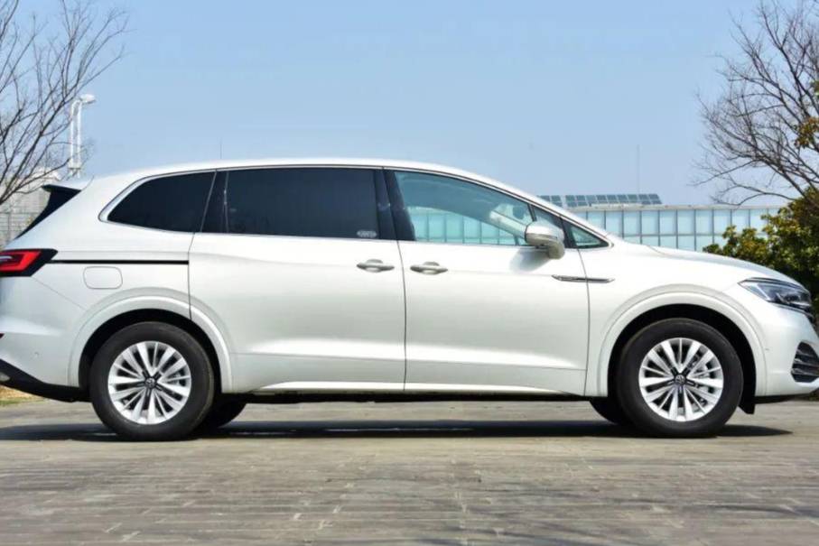 大眾威然:宜乘宜駕的豪華 MPV??