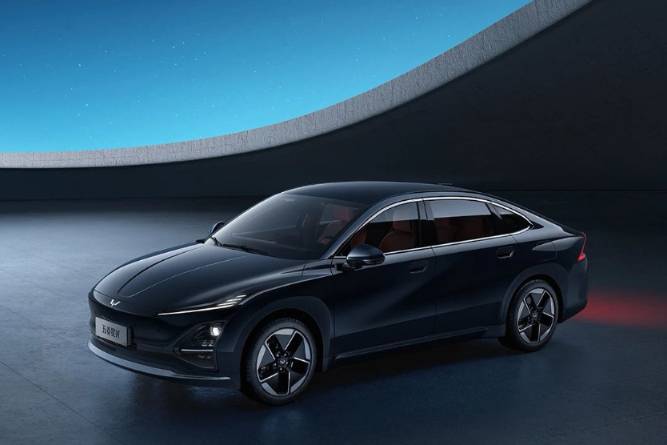 不起火成硬指標？五菱汽車神煉電池實測揭秘