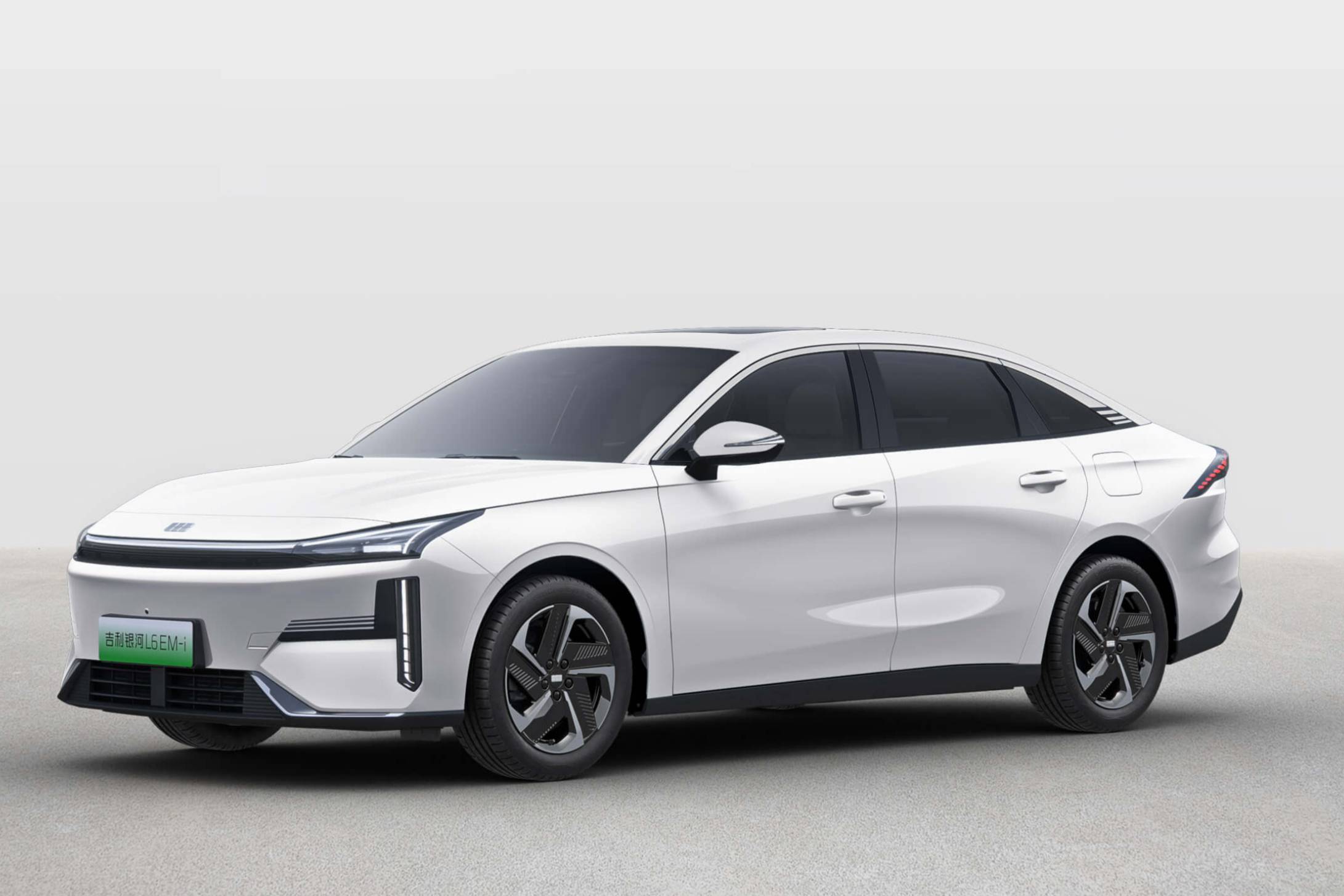 銀河L6EM-i置換價(jià)7.98萬(wàn)享2000km續(xù)航+智能座艙
