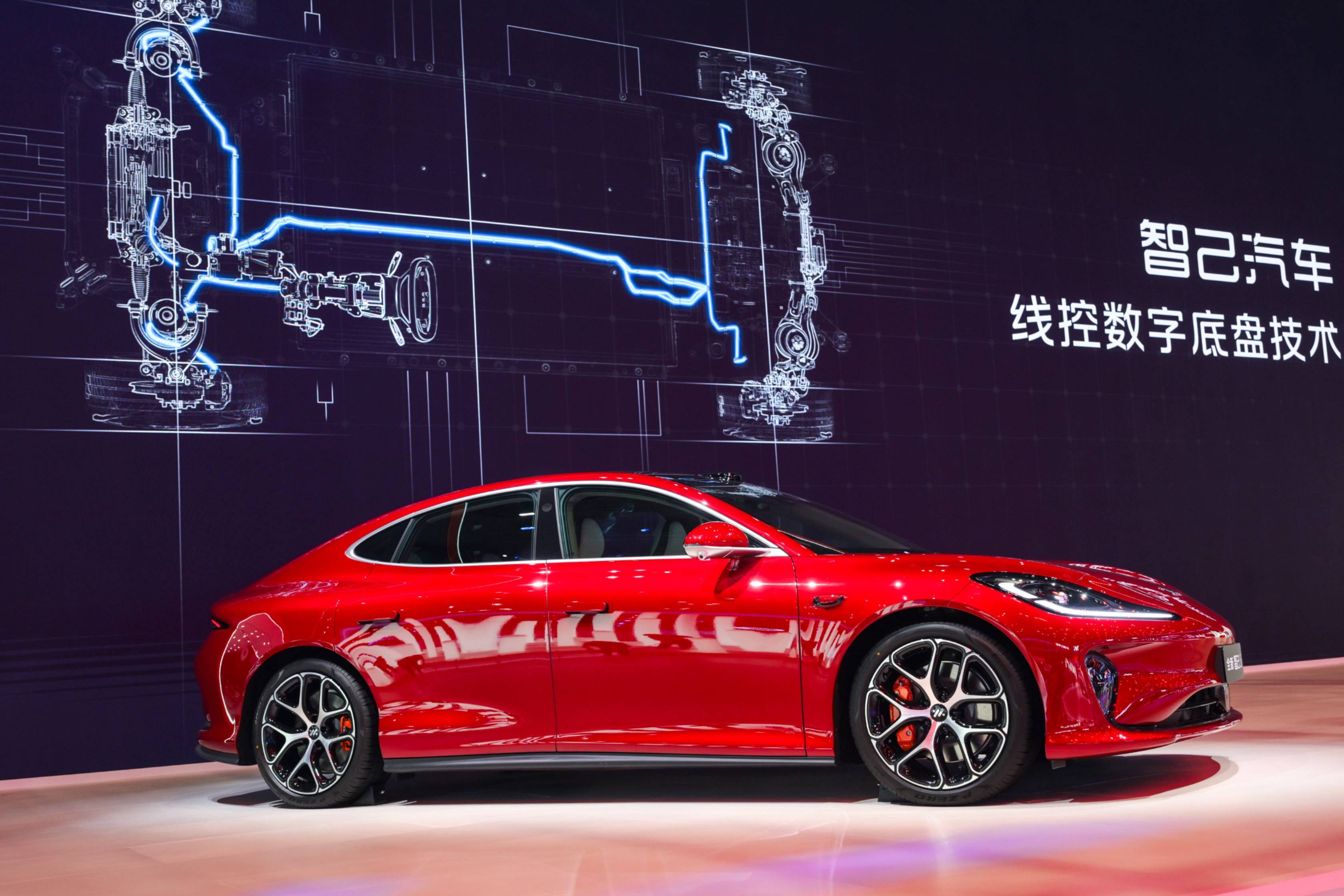 智己汽車(chē)發(fā)布線控?cái)?shù)字底盤(pán)技術(shù)