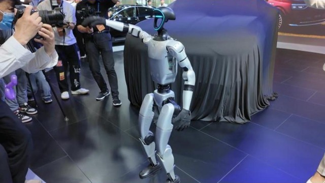 豪华 SUV问界M8首次亮相合肥国际车展