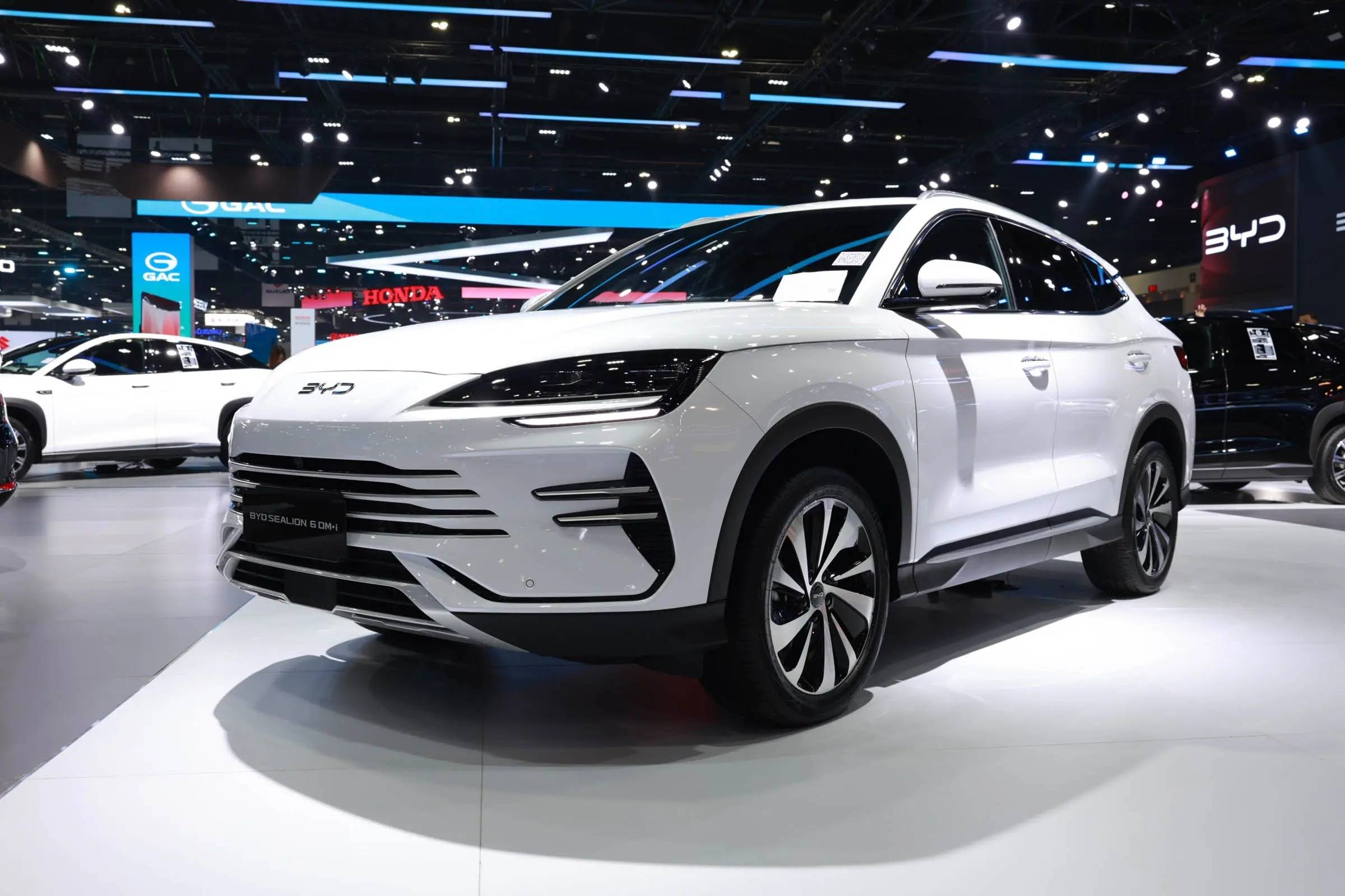 4月車企銷量快報！比亞迪突破38萬輛，小鵬同比增長273%