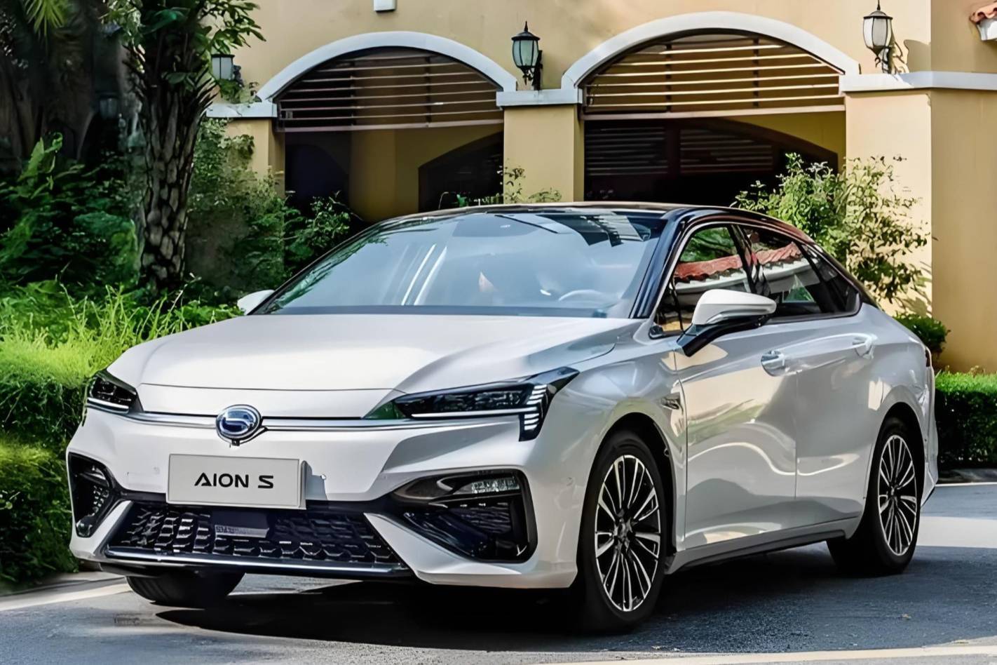 新能源汽車導購：五款熱門車型詳細測評