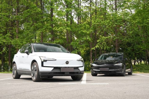 女生首台电车怎么选？沃尔沃EX30 VS特斯拉Model 3