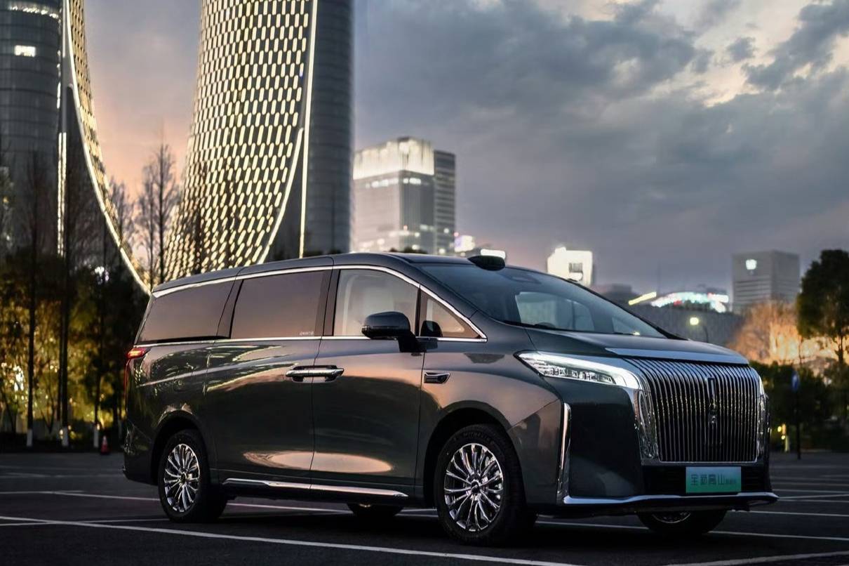 車壇快報|奔馳設(shè)計主管暗諷新勢力,哪吒汽車APP癱瘓