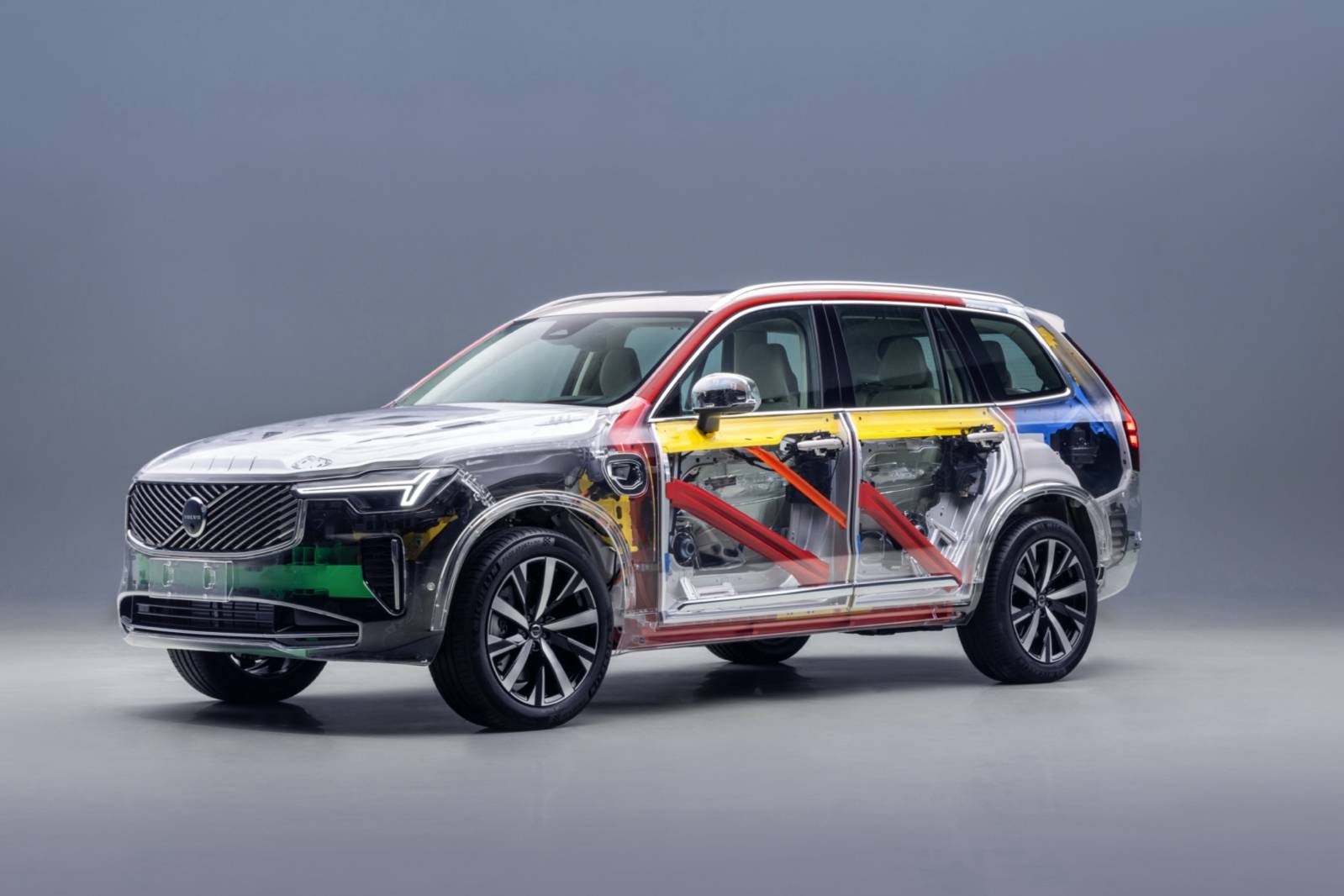 沃尔沃XC90依旧是那个安全拉满的移动堡垒么？