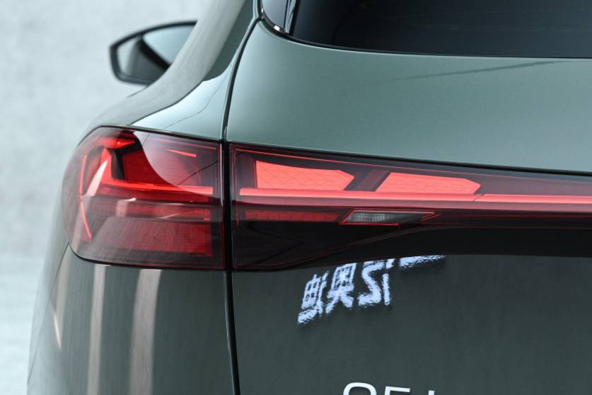 奧迪Q5L攜雙大屏登場(chǎng)，車機(jī)流暢度能否比肩新勢(shì)力？