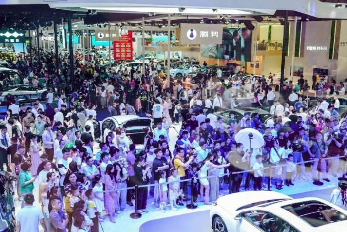 城市節(jié)日啟動(dòng)！2025重慶國際車展早鳥票限時(shí)開搶