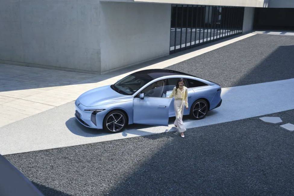 僅8萬元級就可入手？中大型新能源轎車價(jià)格線頻遭“擊穿”