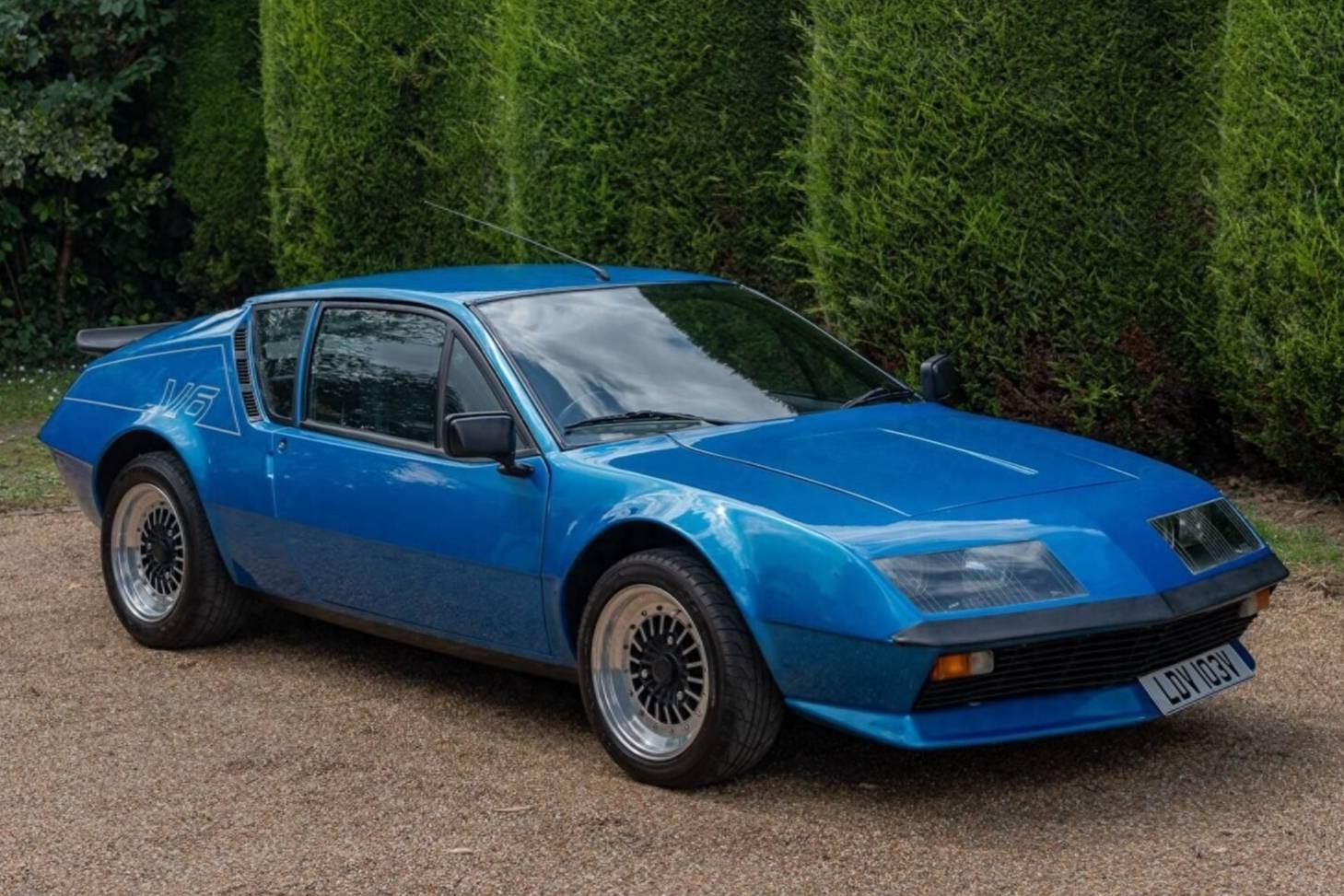 法國保時捷:輕量化與設計下的Alpine A310