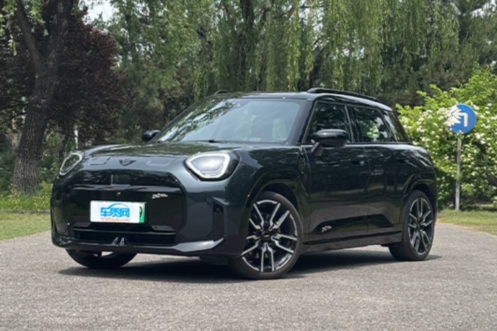 精致且不失樂趣 試駕電動MINI ACEMAN