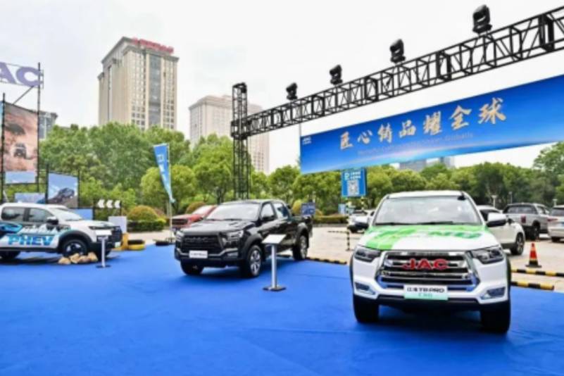 2025江淮汽車最新消息：技術(shù)創(chuàng)新驅(qū)動(dòng)皮卡升級(jí)，構(gòu)建品類矩陣