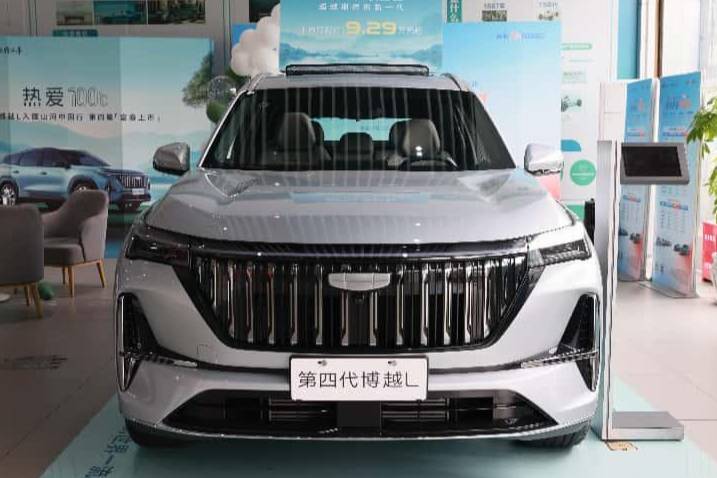 第四代博越 L 打响 10 万级燃油 SUV 市场洗牌战