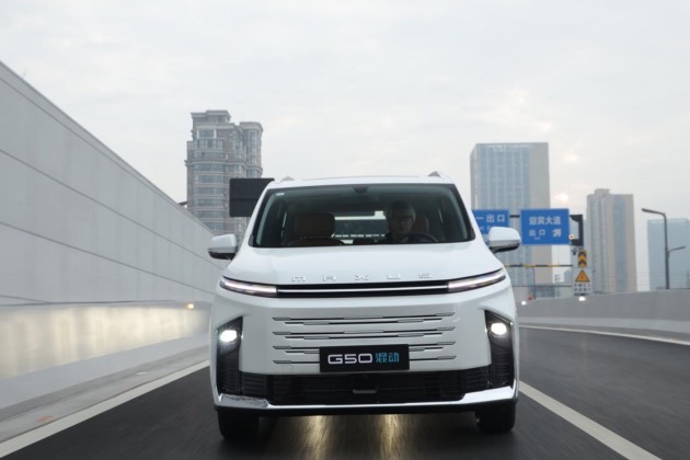 選車修羅場！這款混動MPV空間大油耗低，傳祺M6還香嗎？